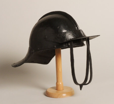 Lobster-tail Helmet 418316 